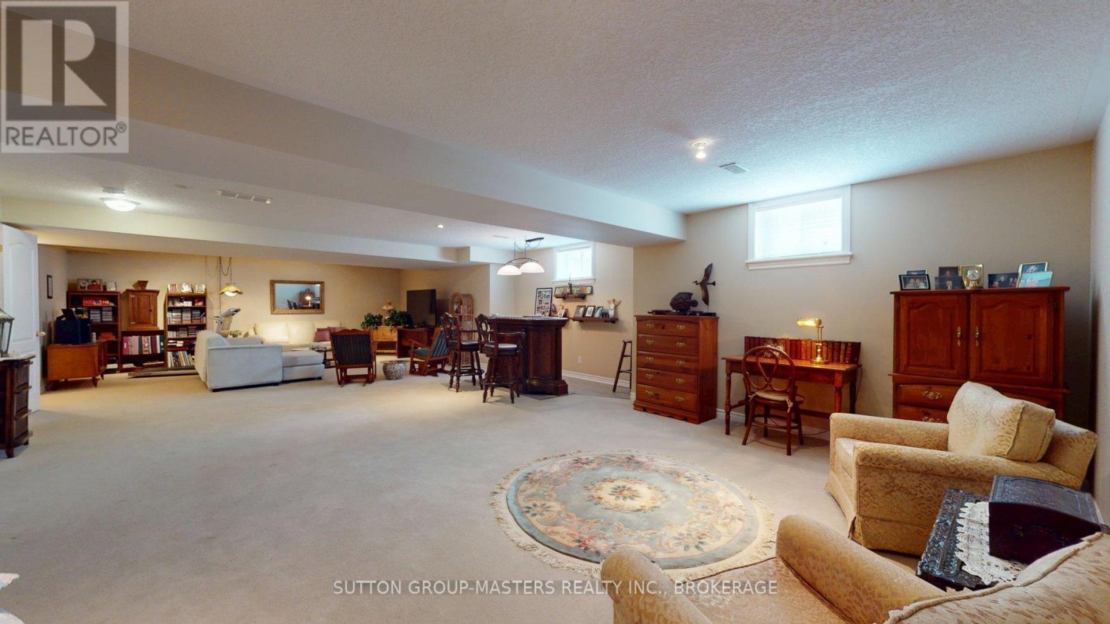 62 ELLESMEER AVENUE - 36