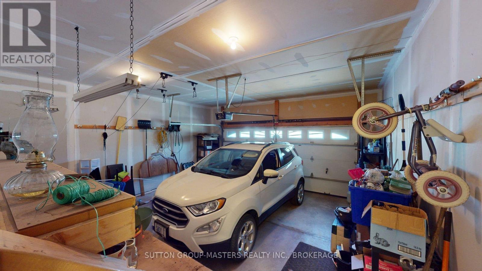 62 ELLESMEER AVENUE - 42