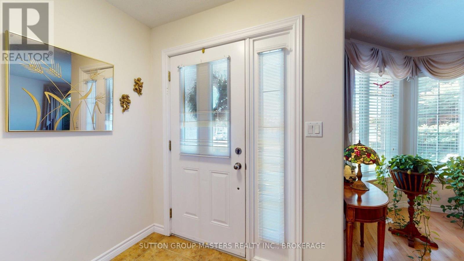 62 ELLESMEER AVENUE - 7