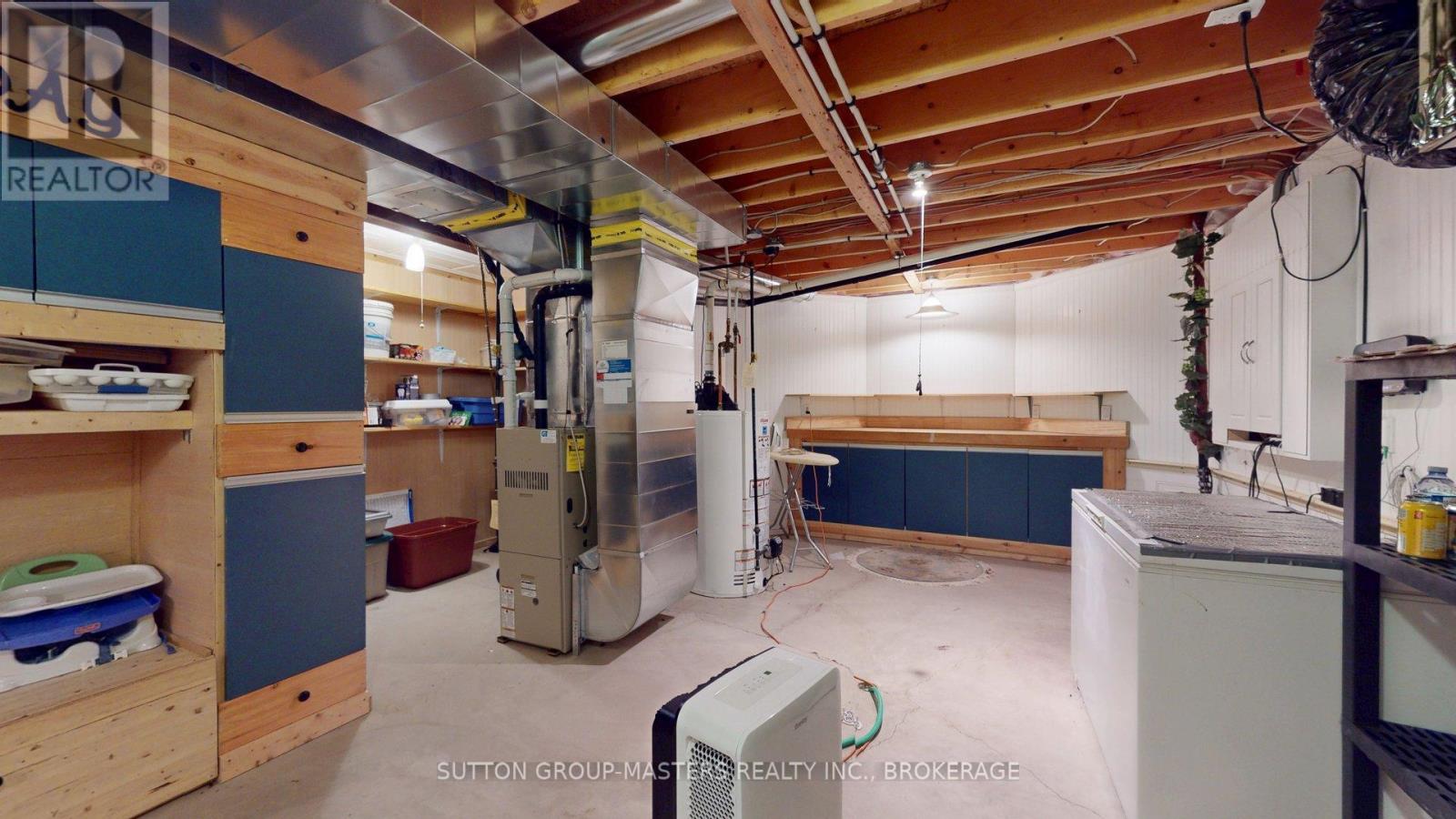 62 ELLESMEER AVENUE - 41