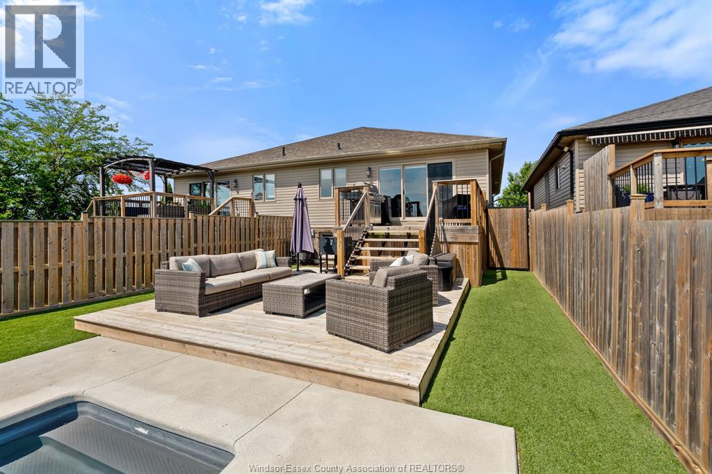 94 Shaw DRIVE - 43