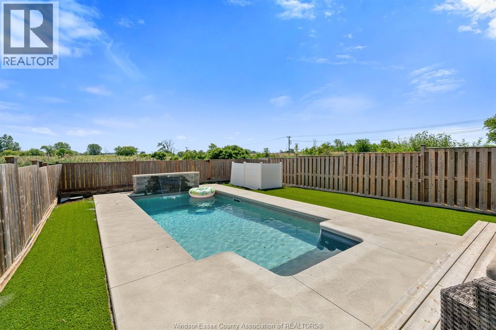 94 Shaw DRIVE - 44
