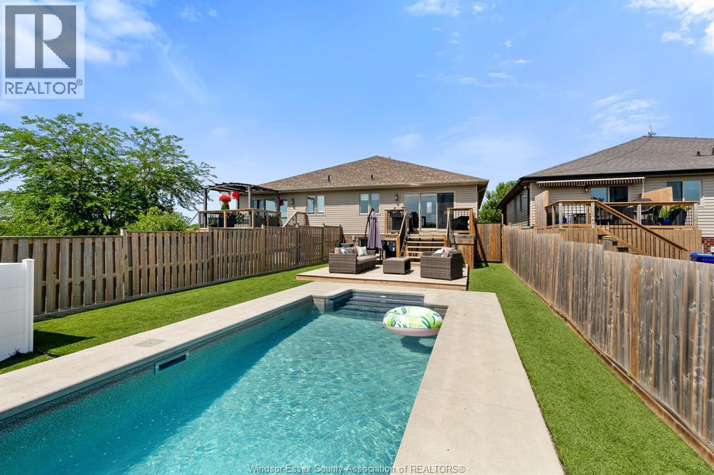 94 Shaw DRIVE - 47