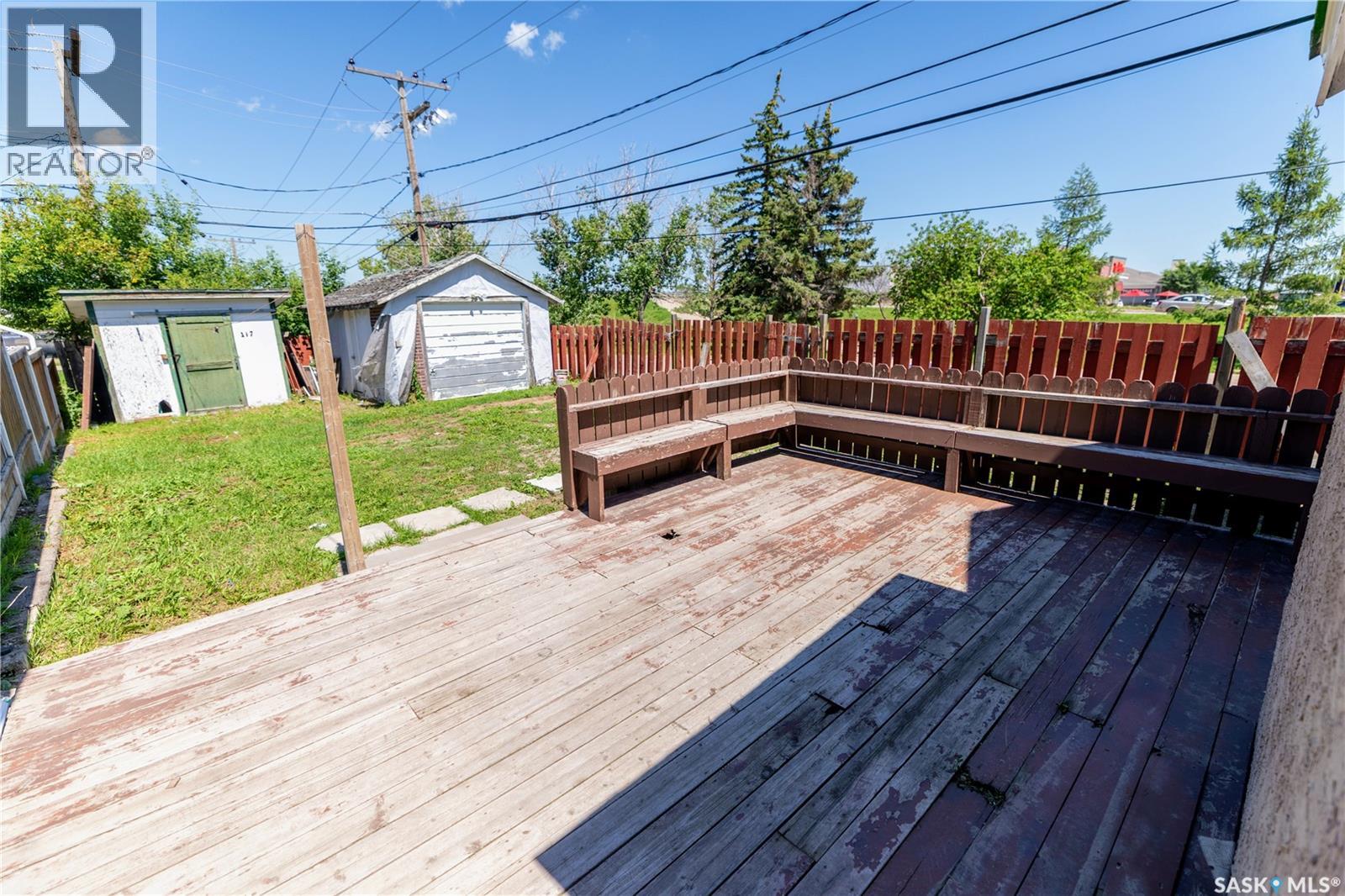 910 Lillooet STREET W — photo 15