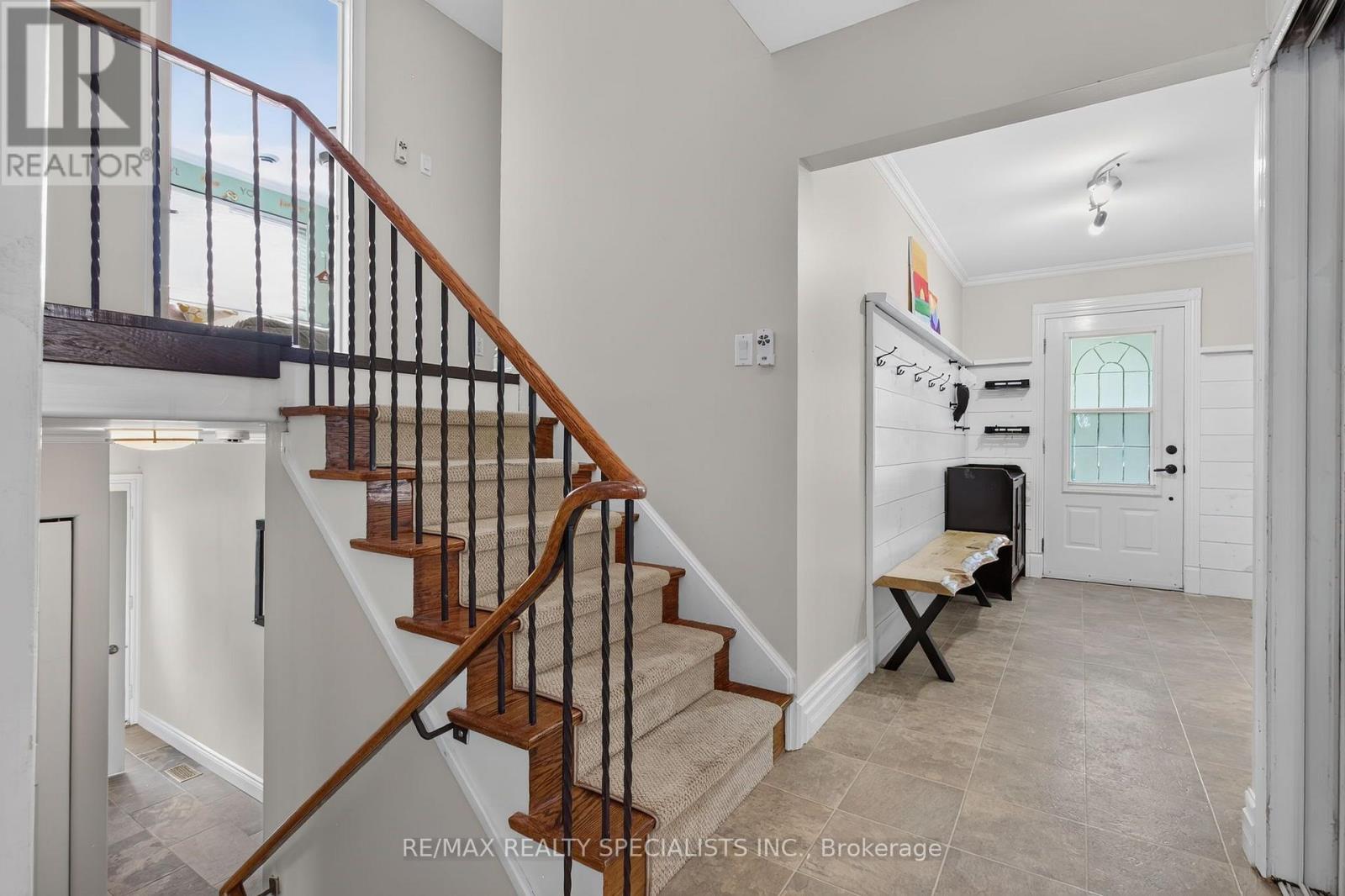 24 REGAN CRESCENT - 14