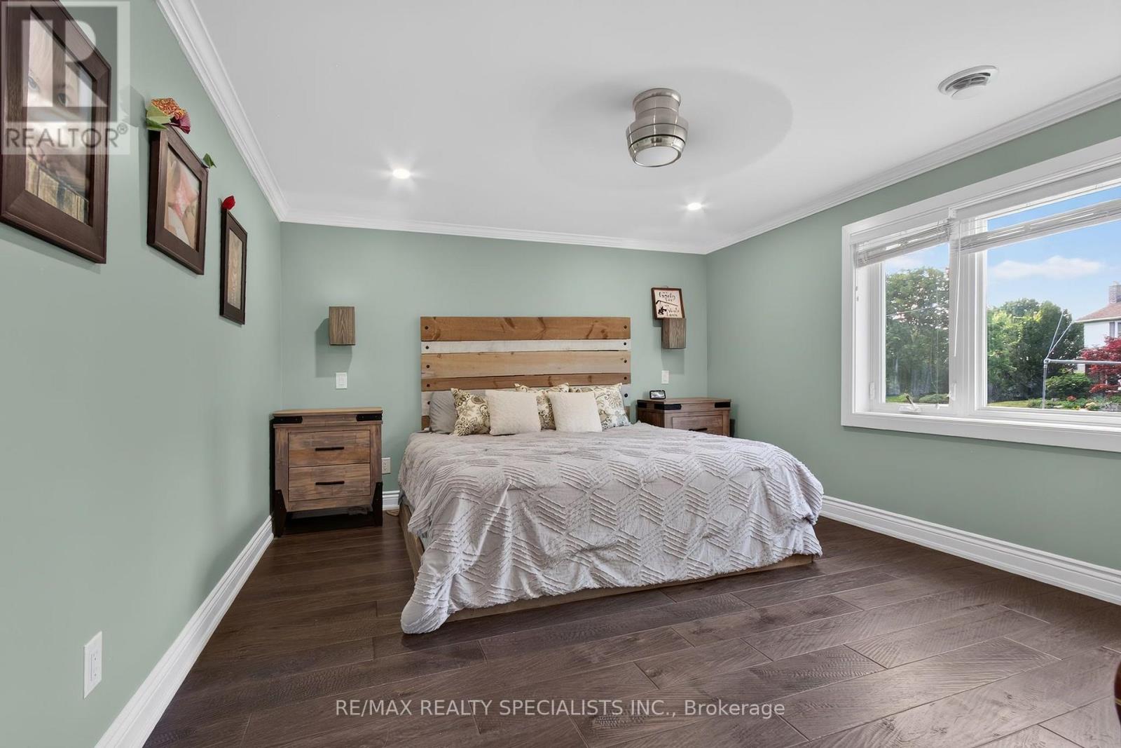24 REGAN CRESCENT - Image 15