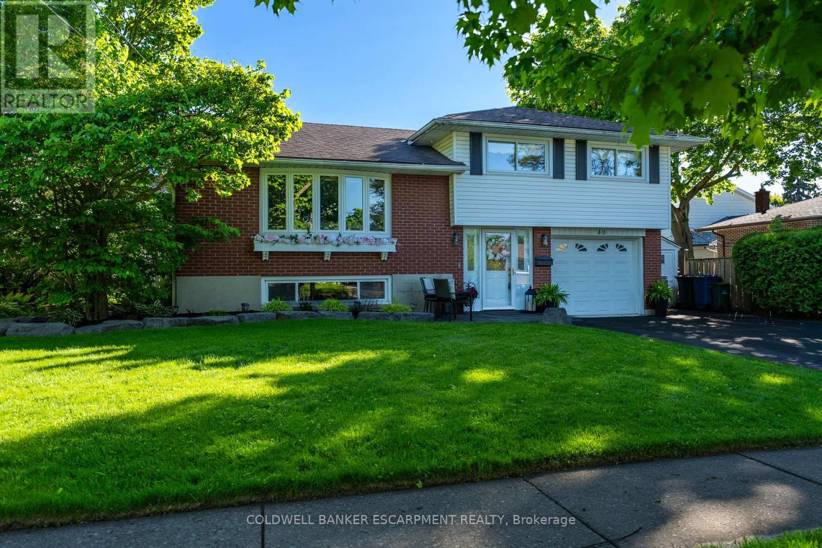40 STRATHMERE PLACE - 2