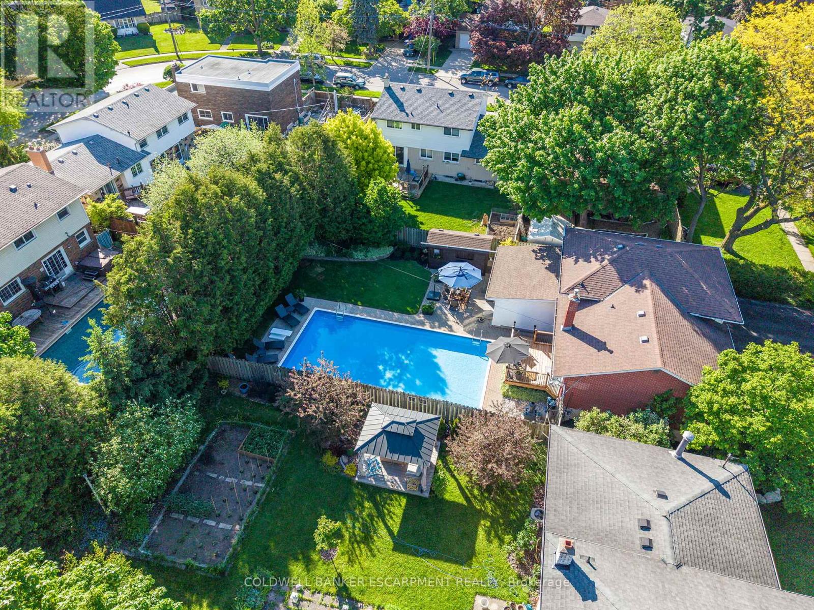 40 STRATHMERE PLACE - 3