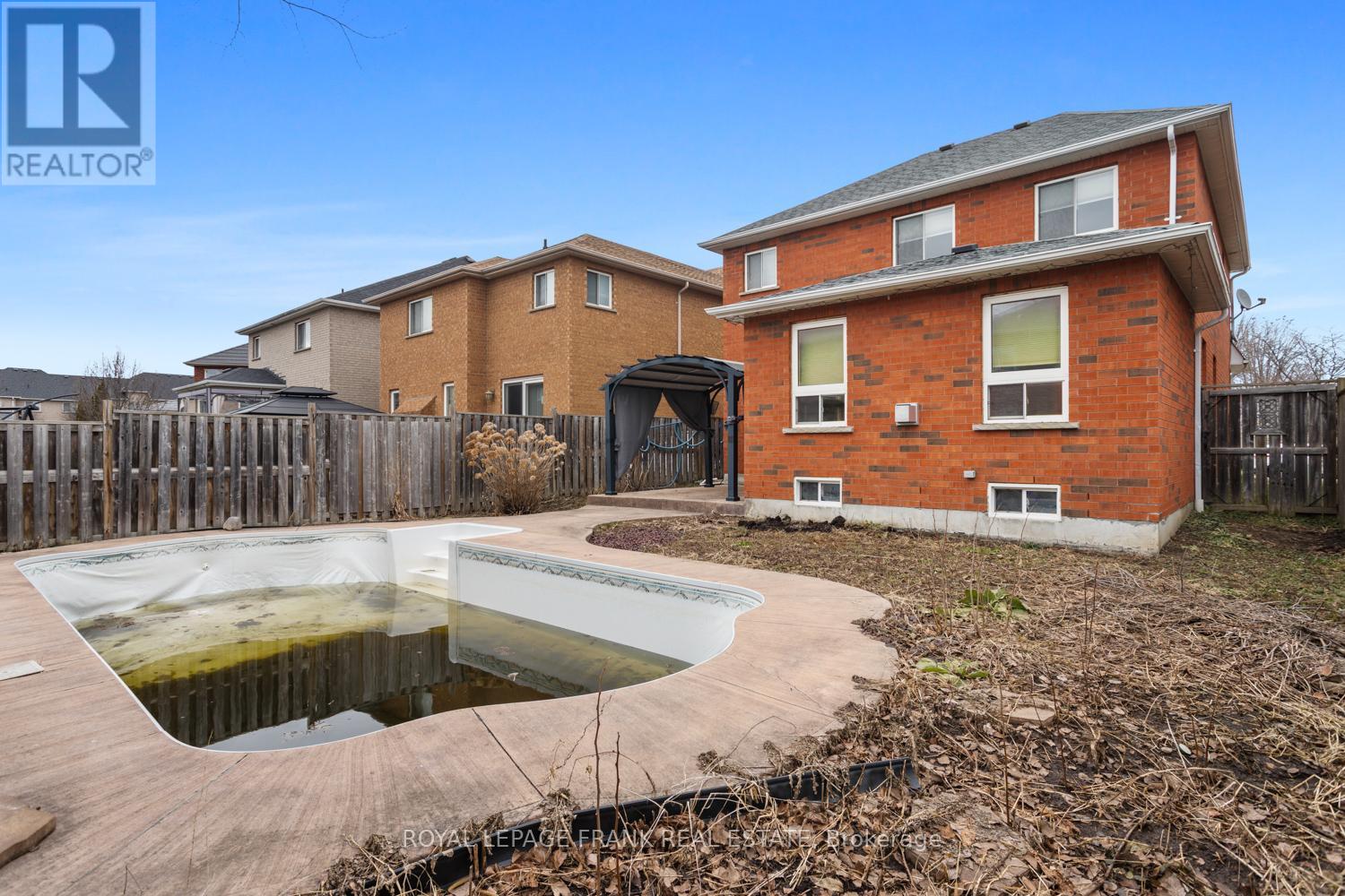31 GABRIELLE CRESCENT - 22