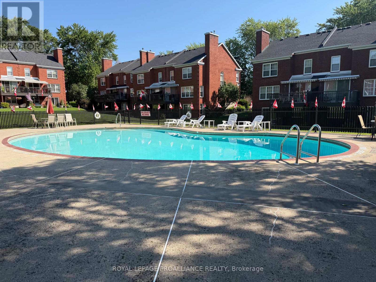 39 COUNTRY CLUB PLACE - 40