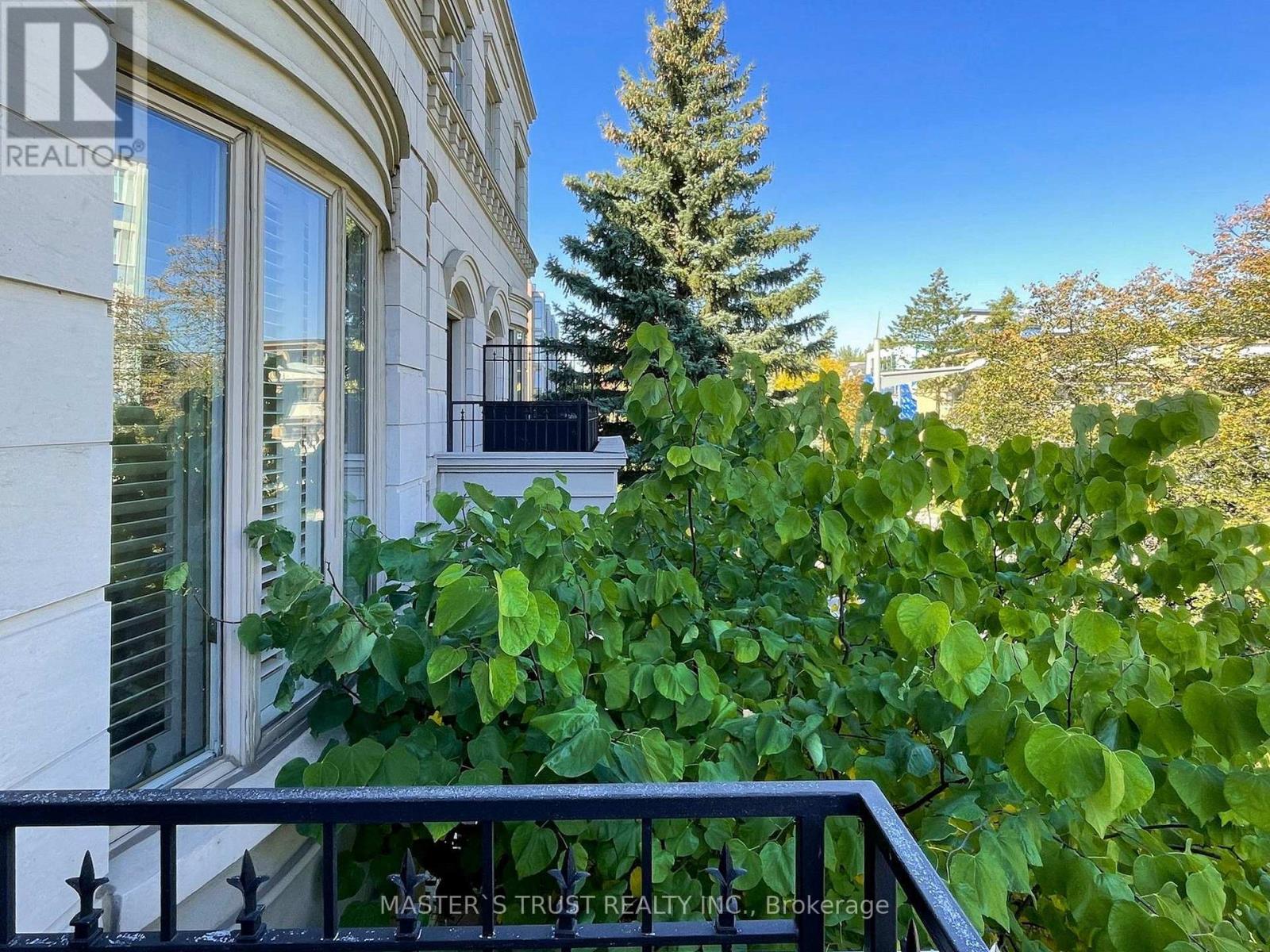 #11 260 RUSSELL HILL ROAD - 15