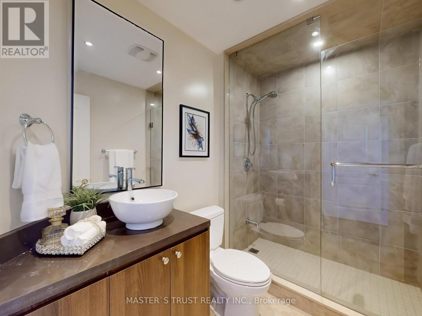 #11 260 RUSSELL HILL ROAD - 19