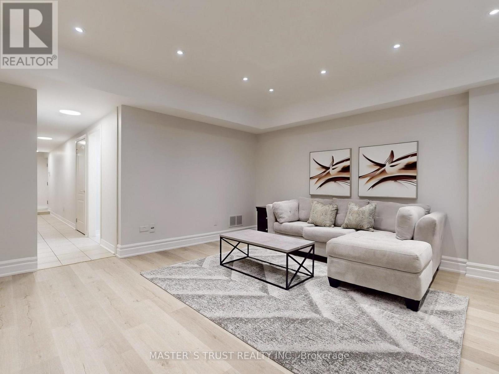 #11 260 RUSSELL HILL ROAD - 22
