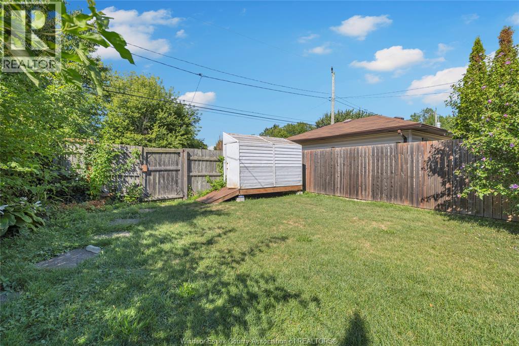 1757 PIERRE AVENUE - 21
