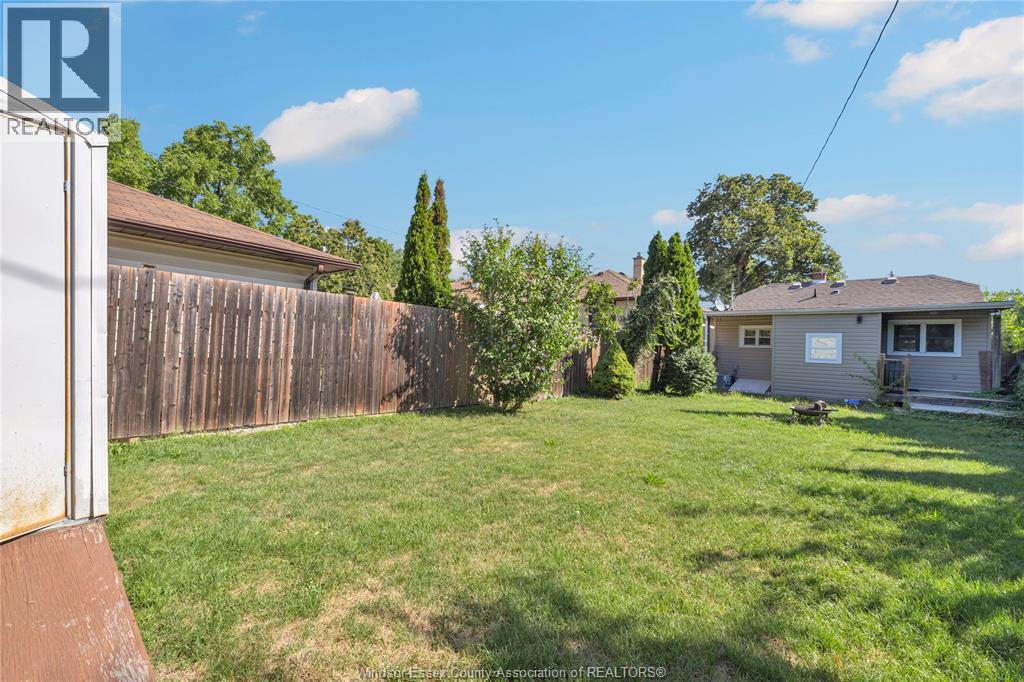 1757 PIERRE AVENUE - 23