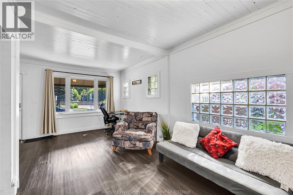 1757 PIERRE AVENUE - 3
