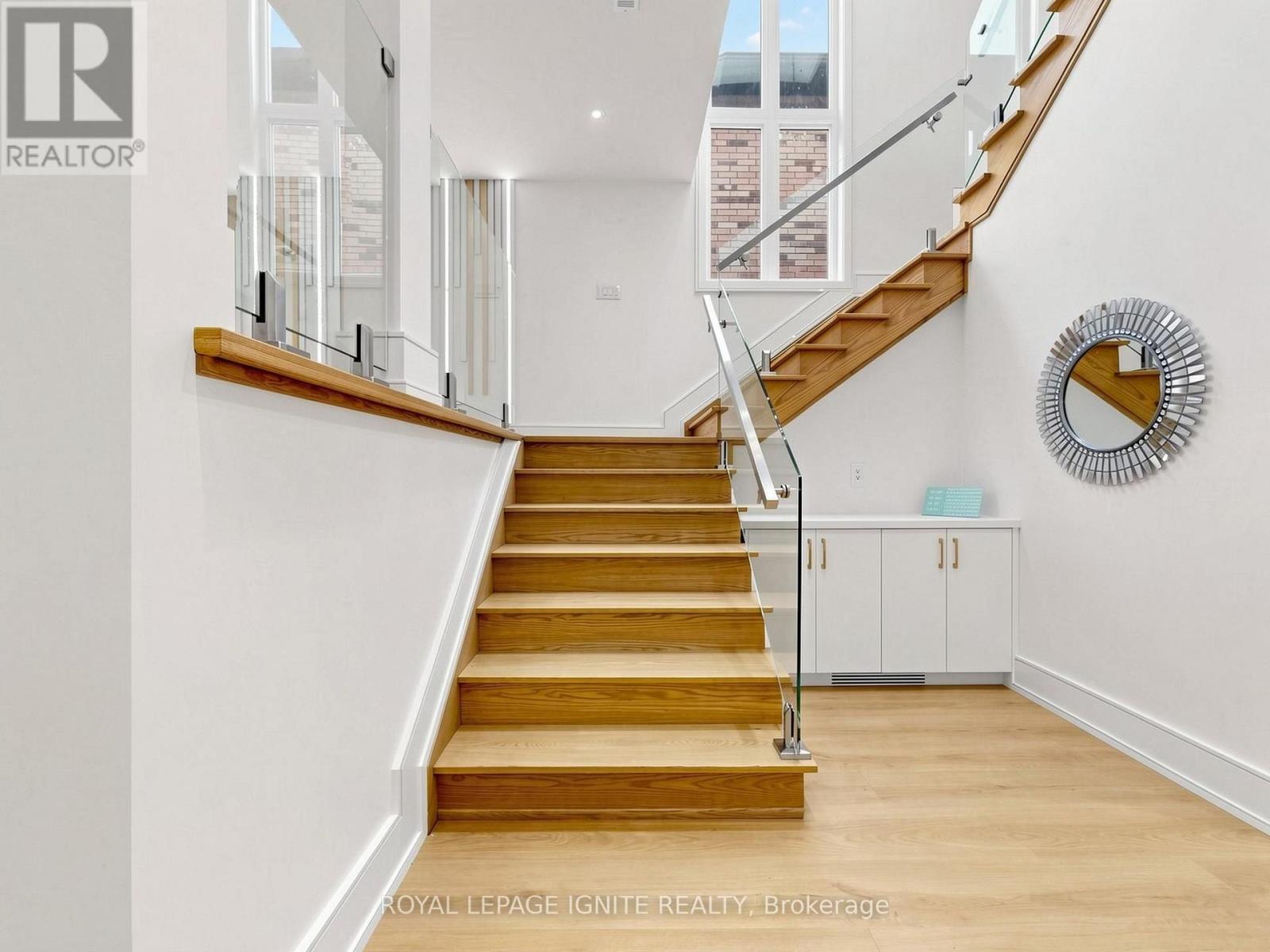 160 MANSE ROAD N - 18