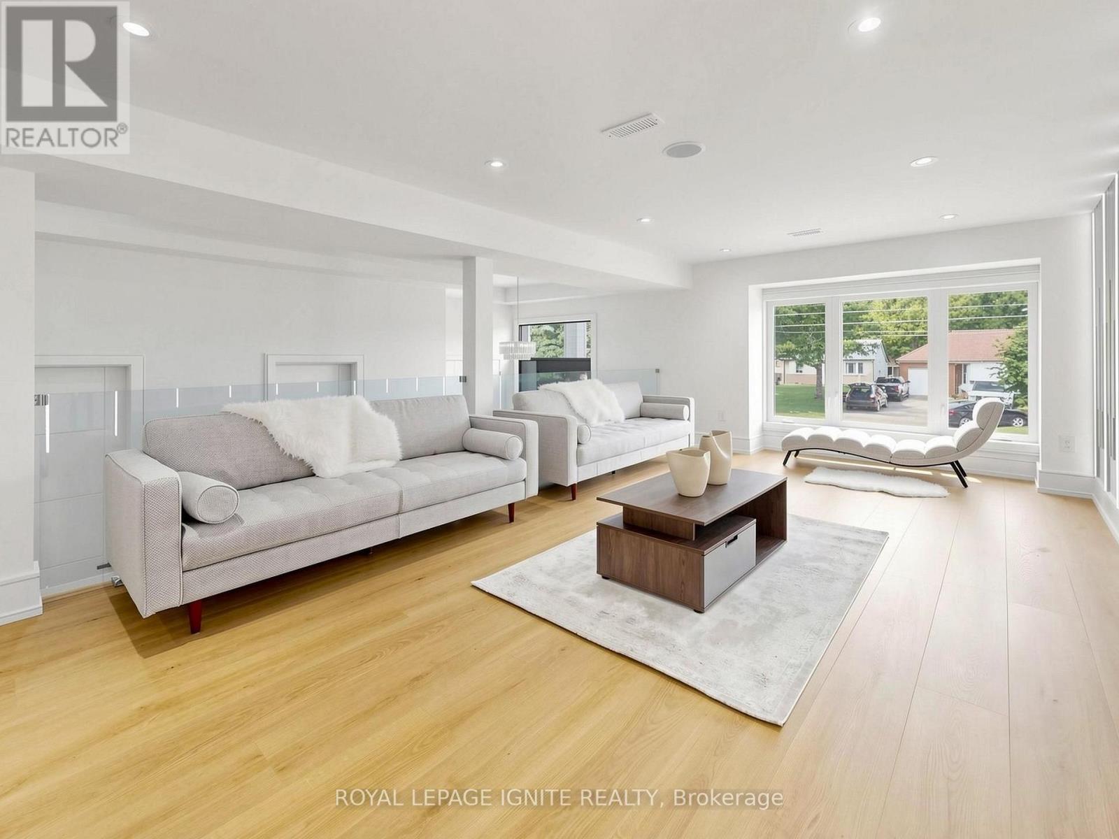 160 MANSE ROAD N - 19