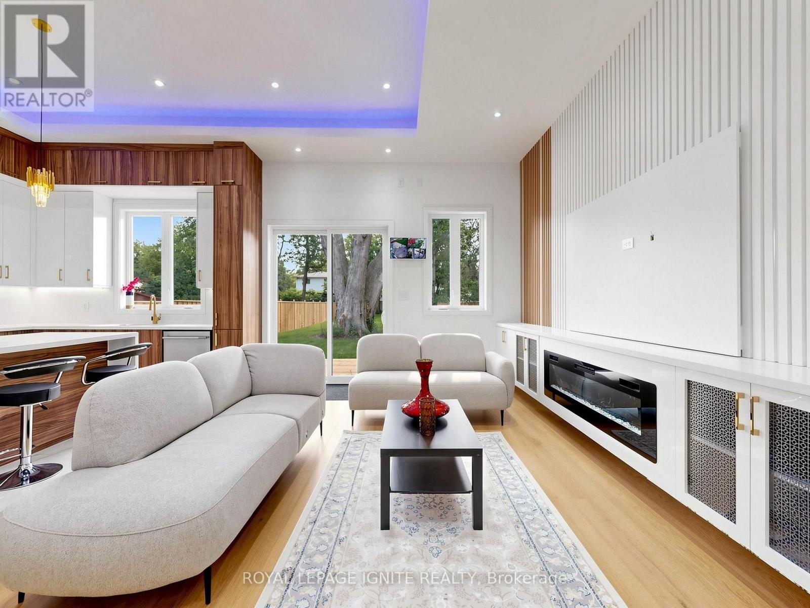 160 MANSE ROAD N - 2