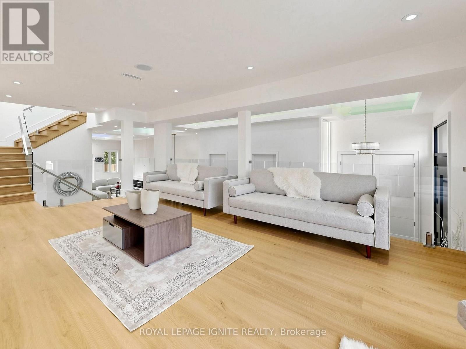 160 MANSE ROAD N - 20