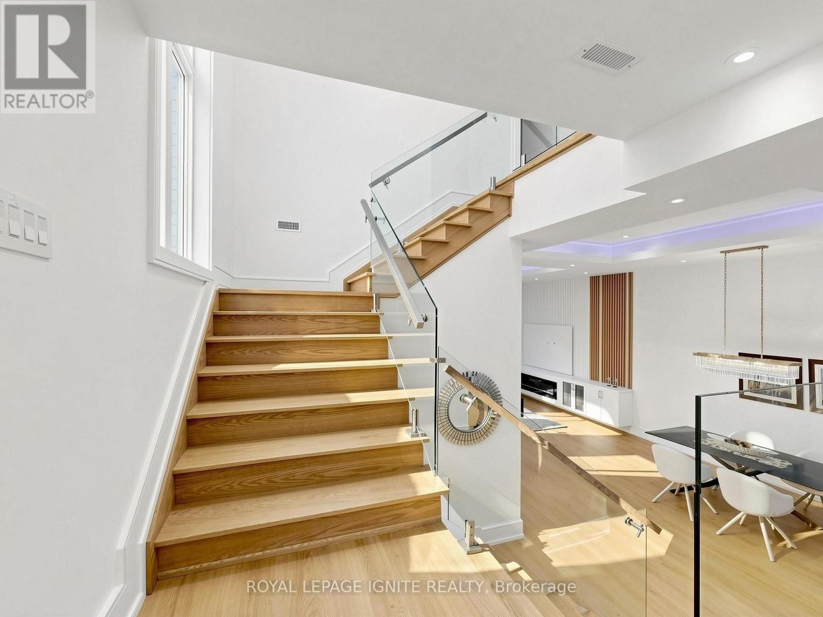 160 MANSE ROAD N - 22
