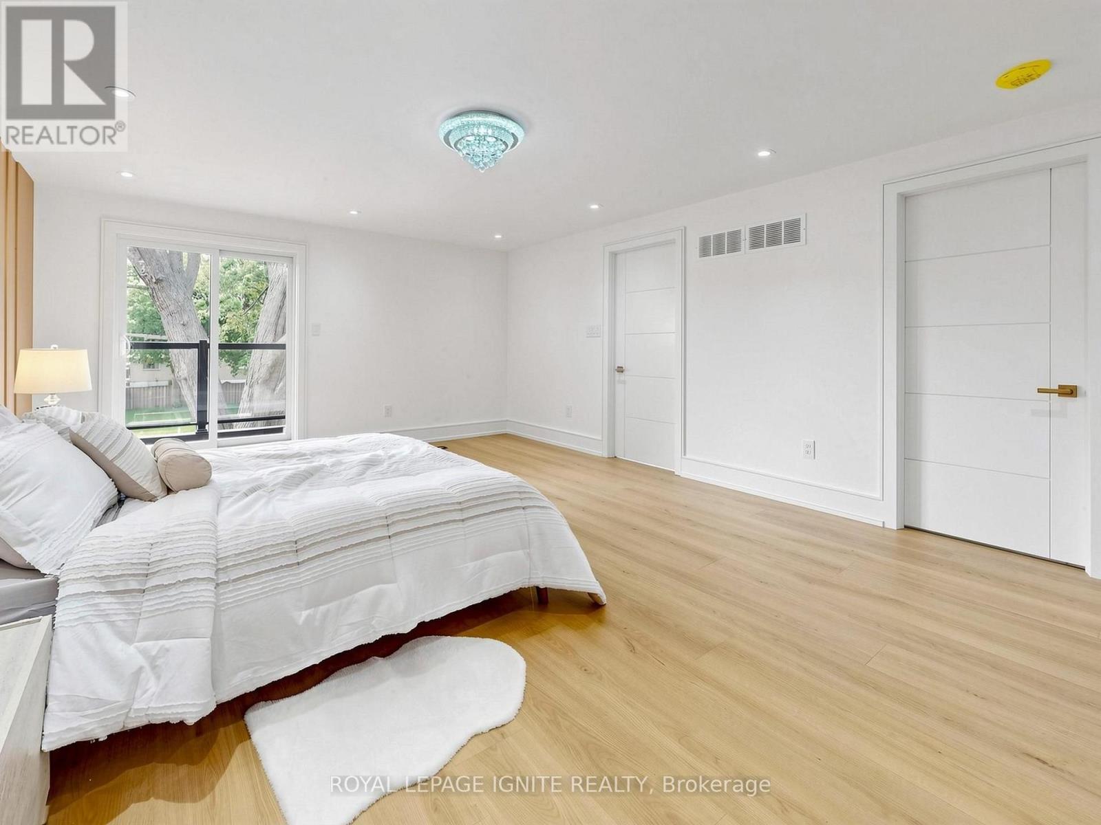 160 MANSE ROAD N - 25