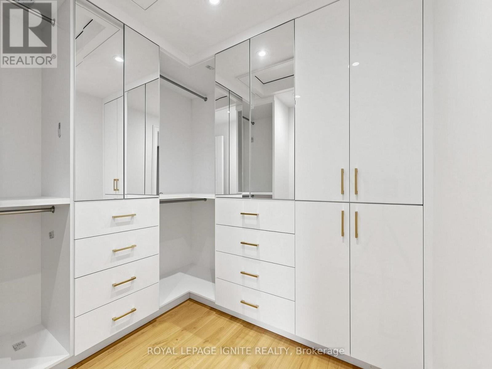 160 MANSE ROAD N - 26