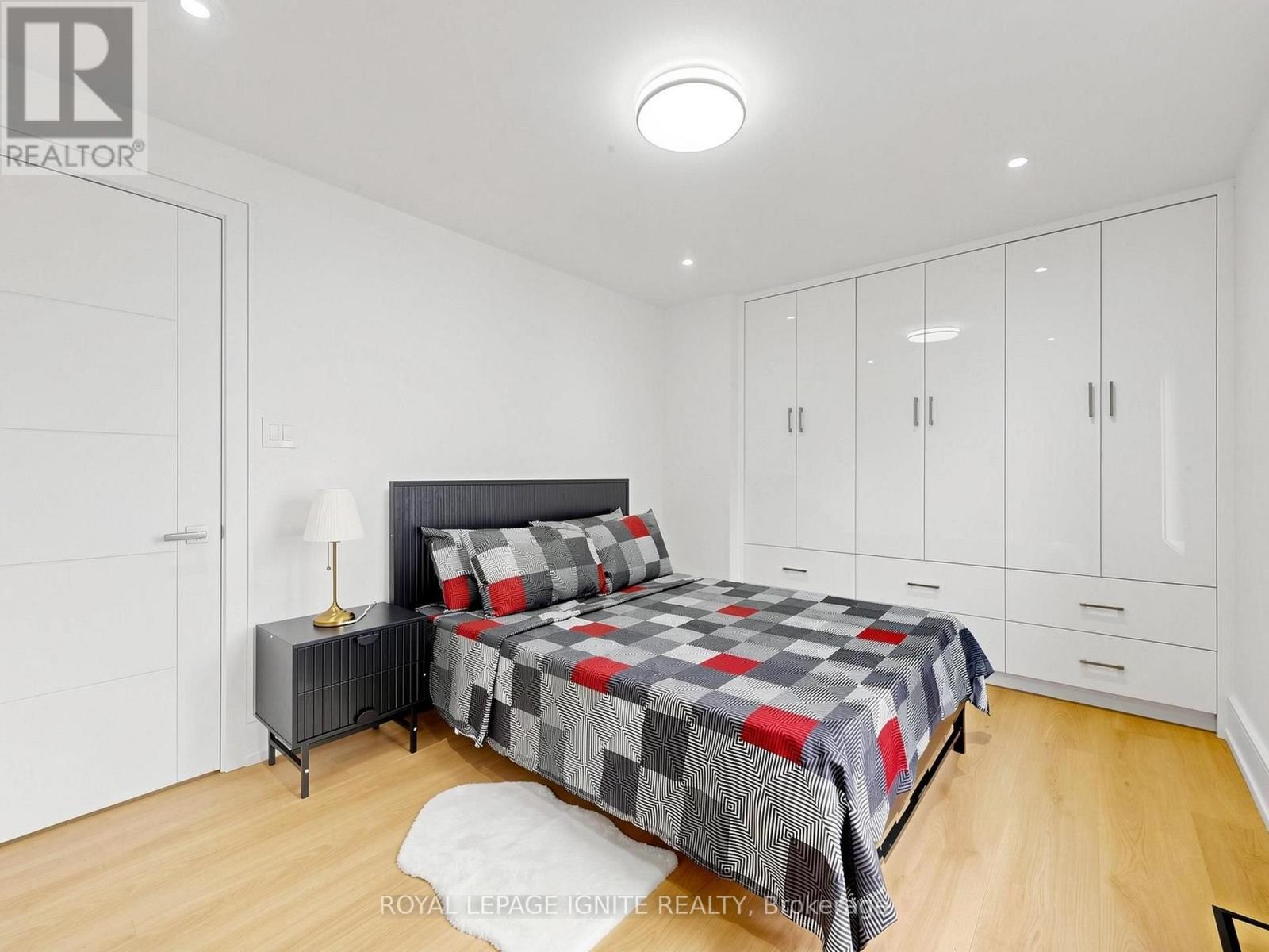 160 MANSE ROAD N - 29