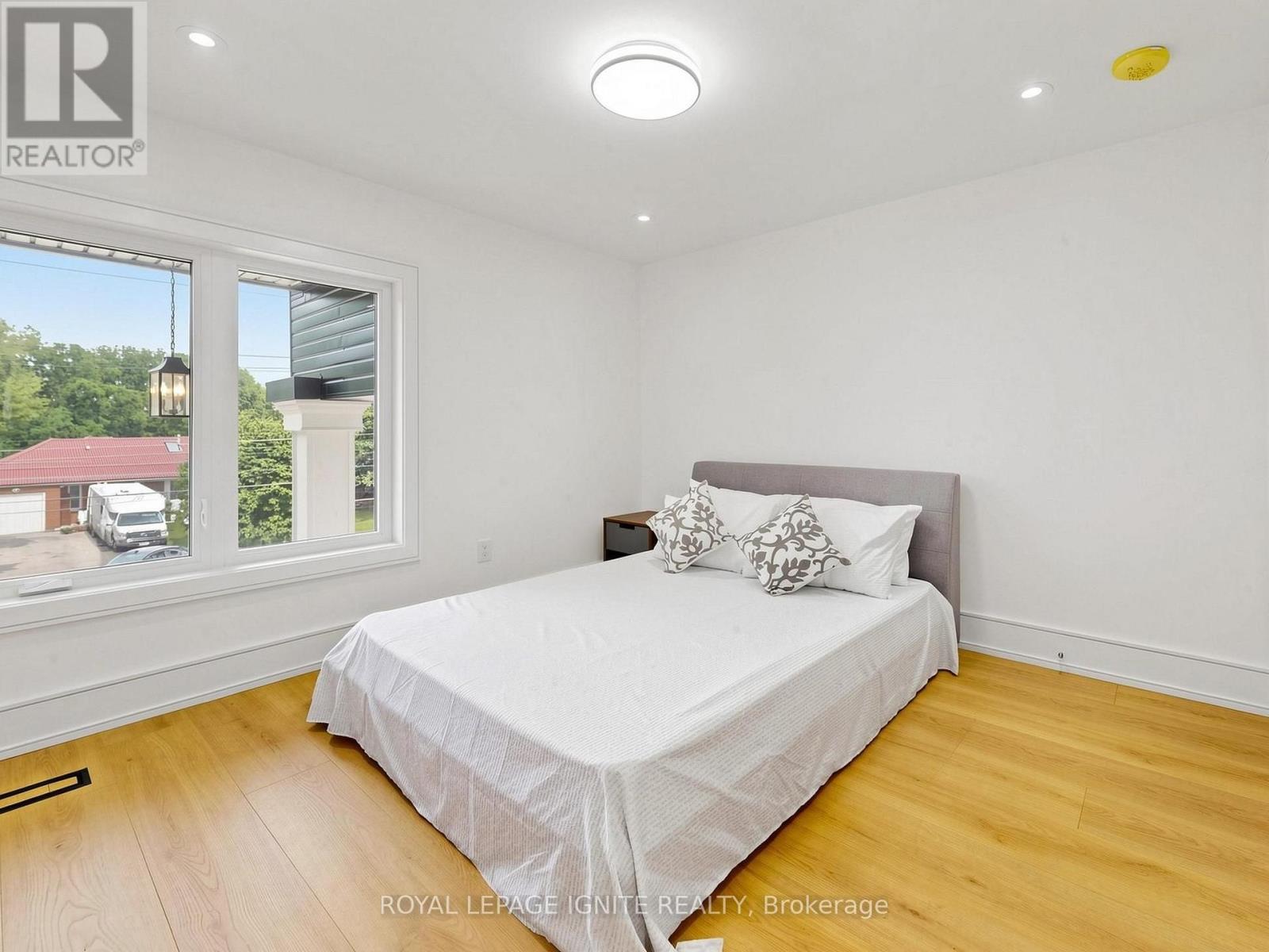 160 MANSE ROAD N - 30