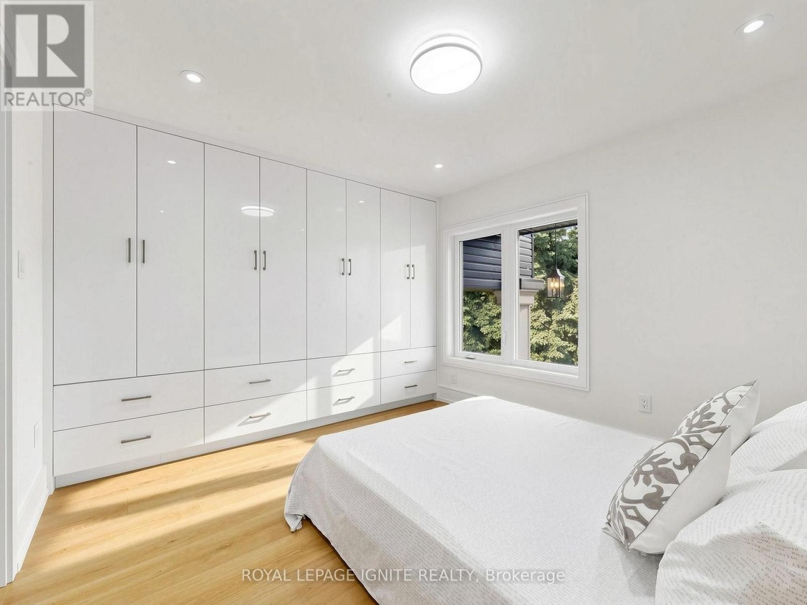 160 MANSE ROAD N - 31