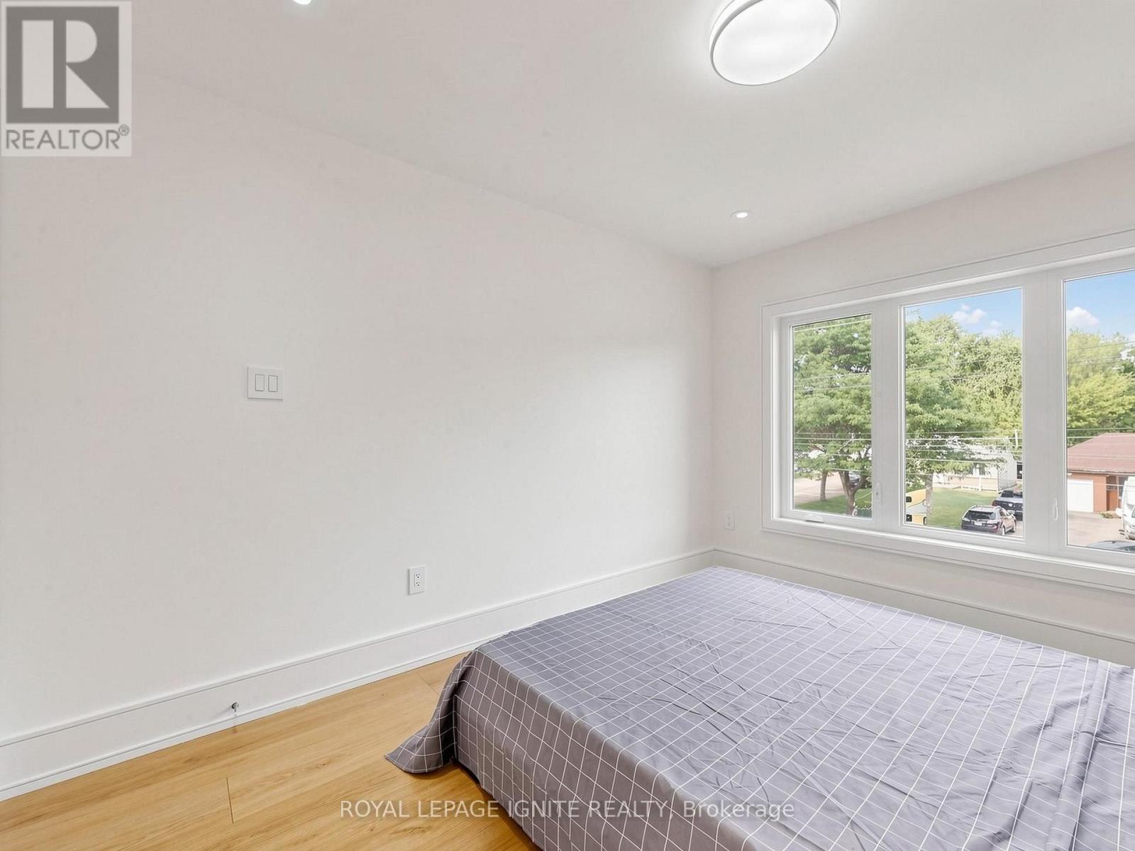 160 MANSE ROAD N - 35
