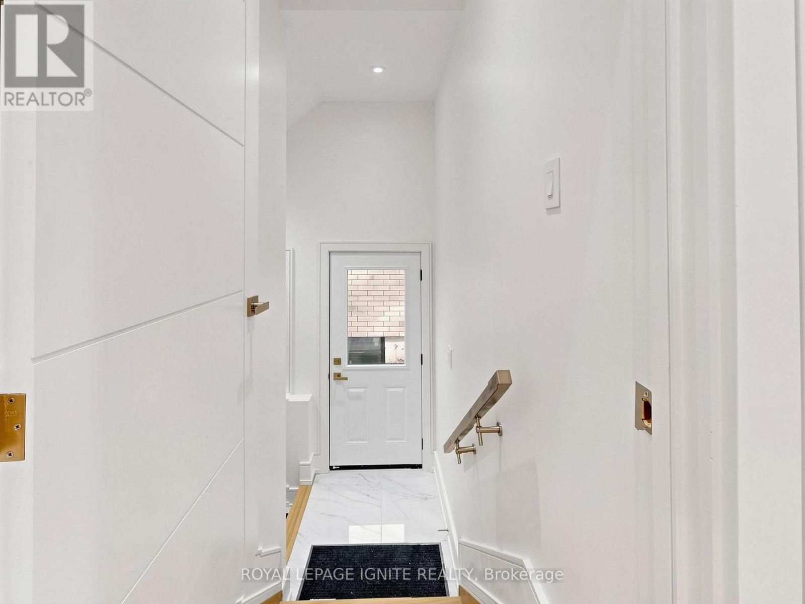 160 MANSE ROAD N - 38