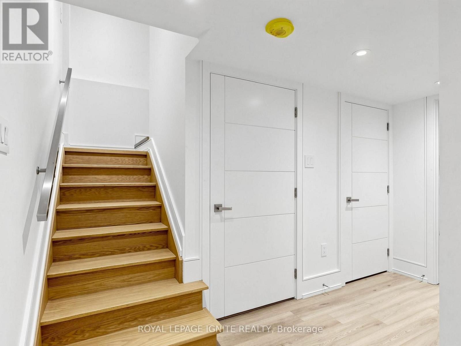 160 MANSE ROAD N - 40