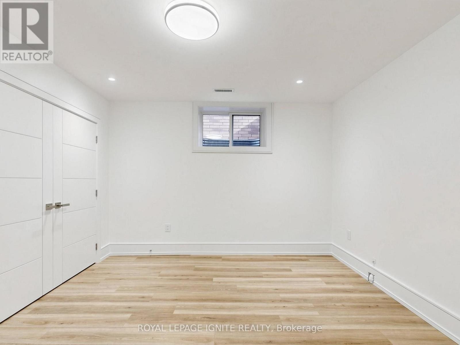 160 MANSE ROAD N - 44