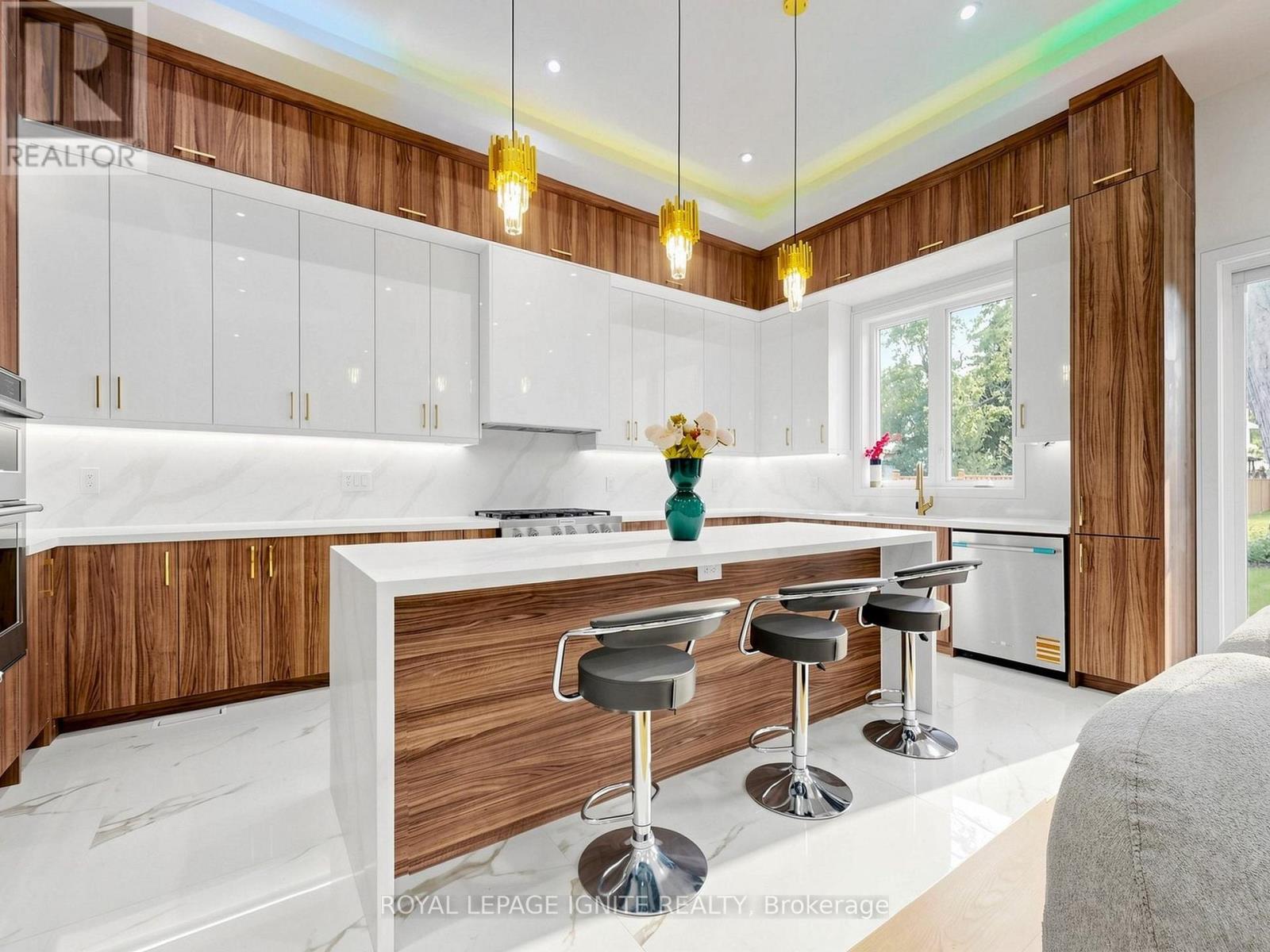 160 MANSE ROAD N - 5