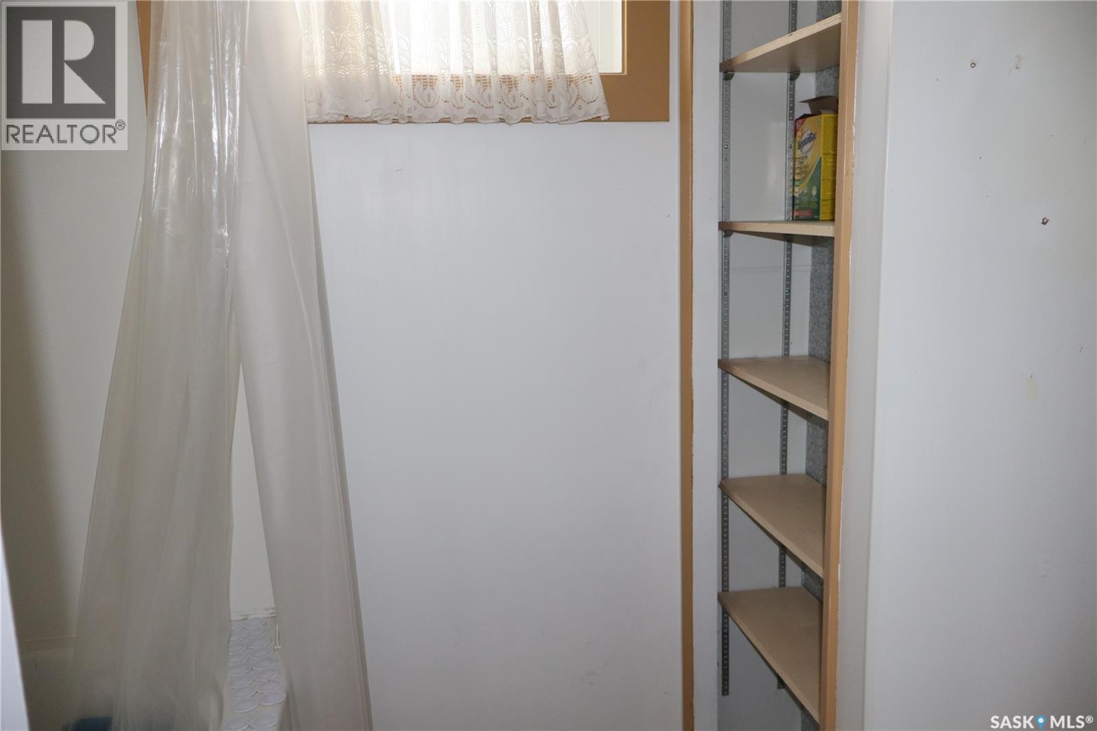 210 1st AVENUE - 32