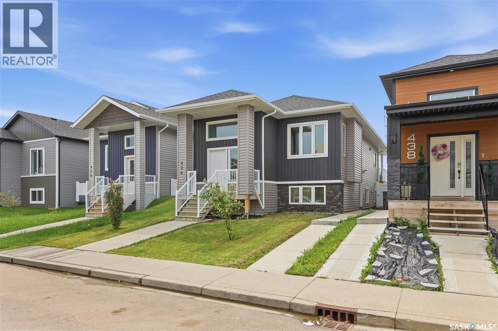 434 McArthur CRESCENT - 3
