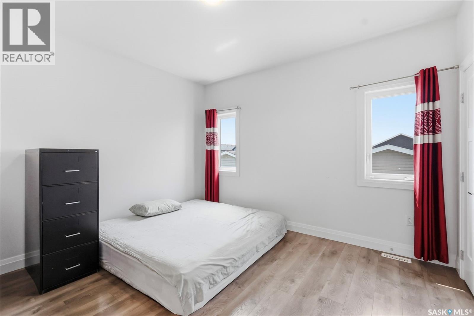 434 McArthur CRESCENT - 17