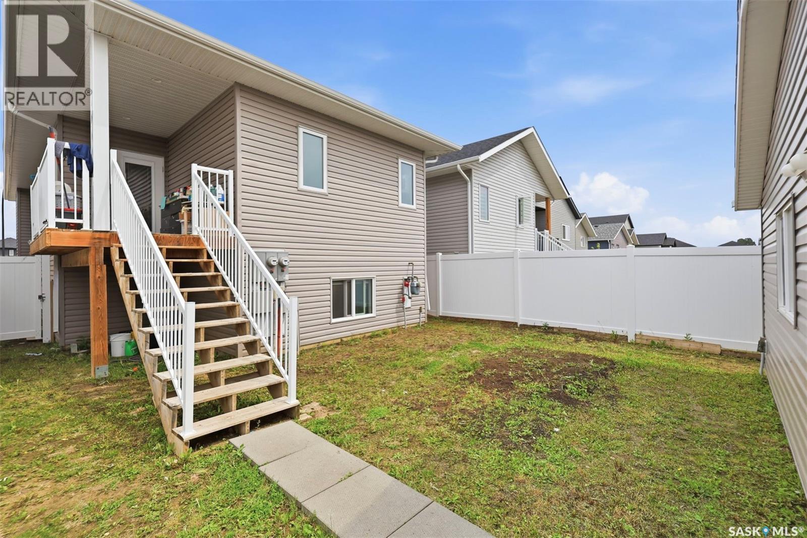 434 McArthur CRESCENT - 42
