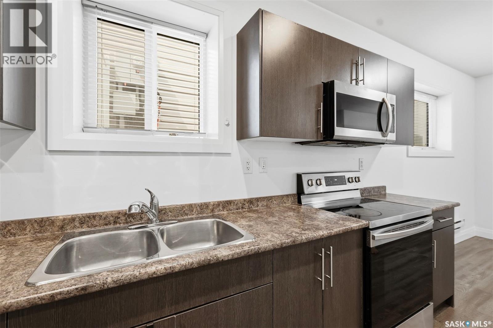 434 McArthur CRESCENT - 32