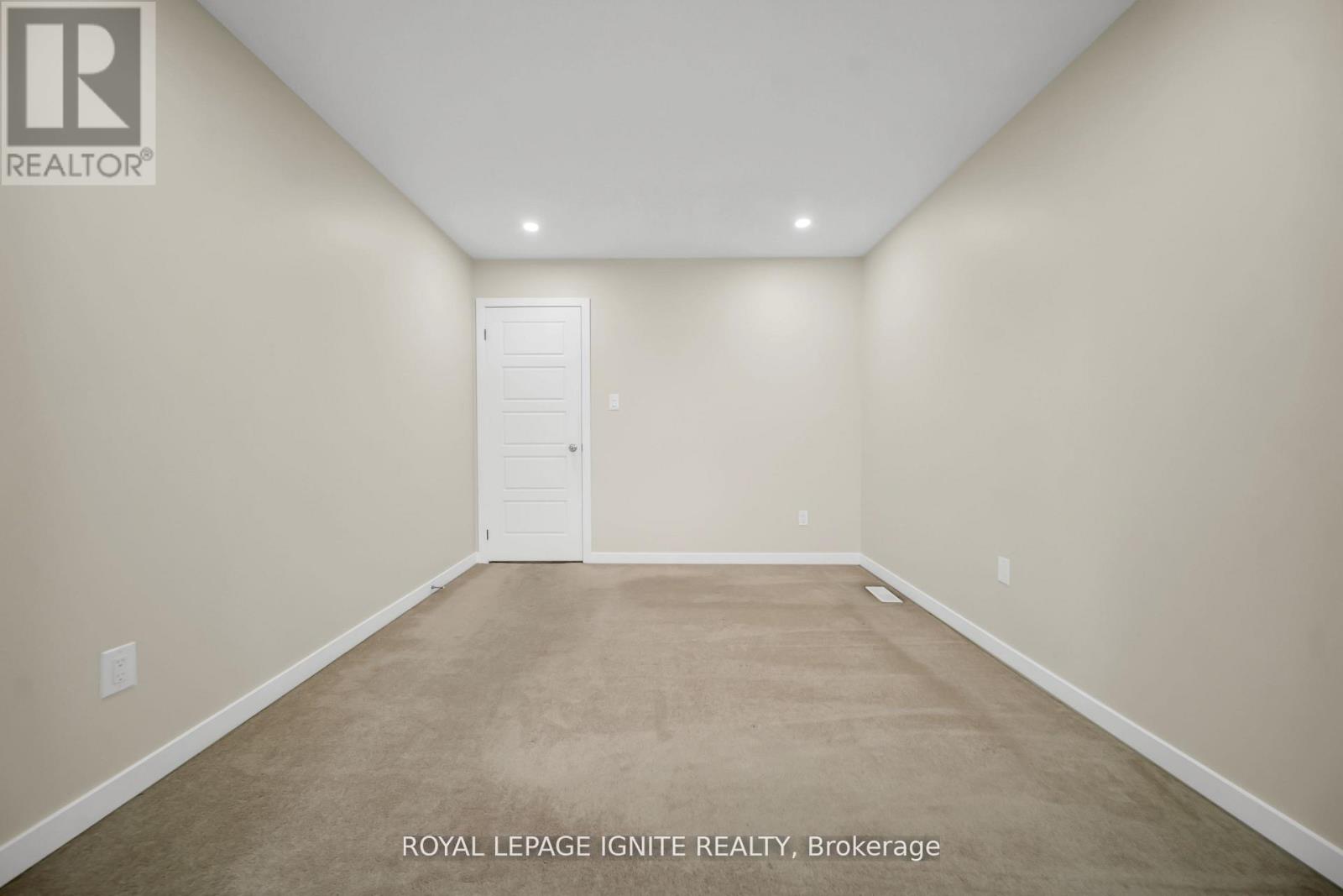 14 HOOVER ROAD - 23