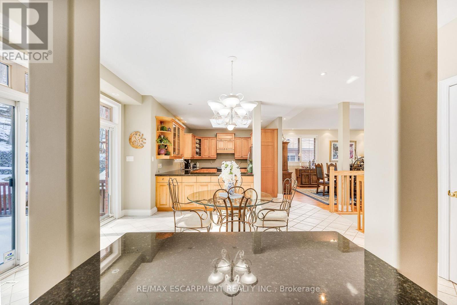 130 DORCHESTER DRIVE - 12