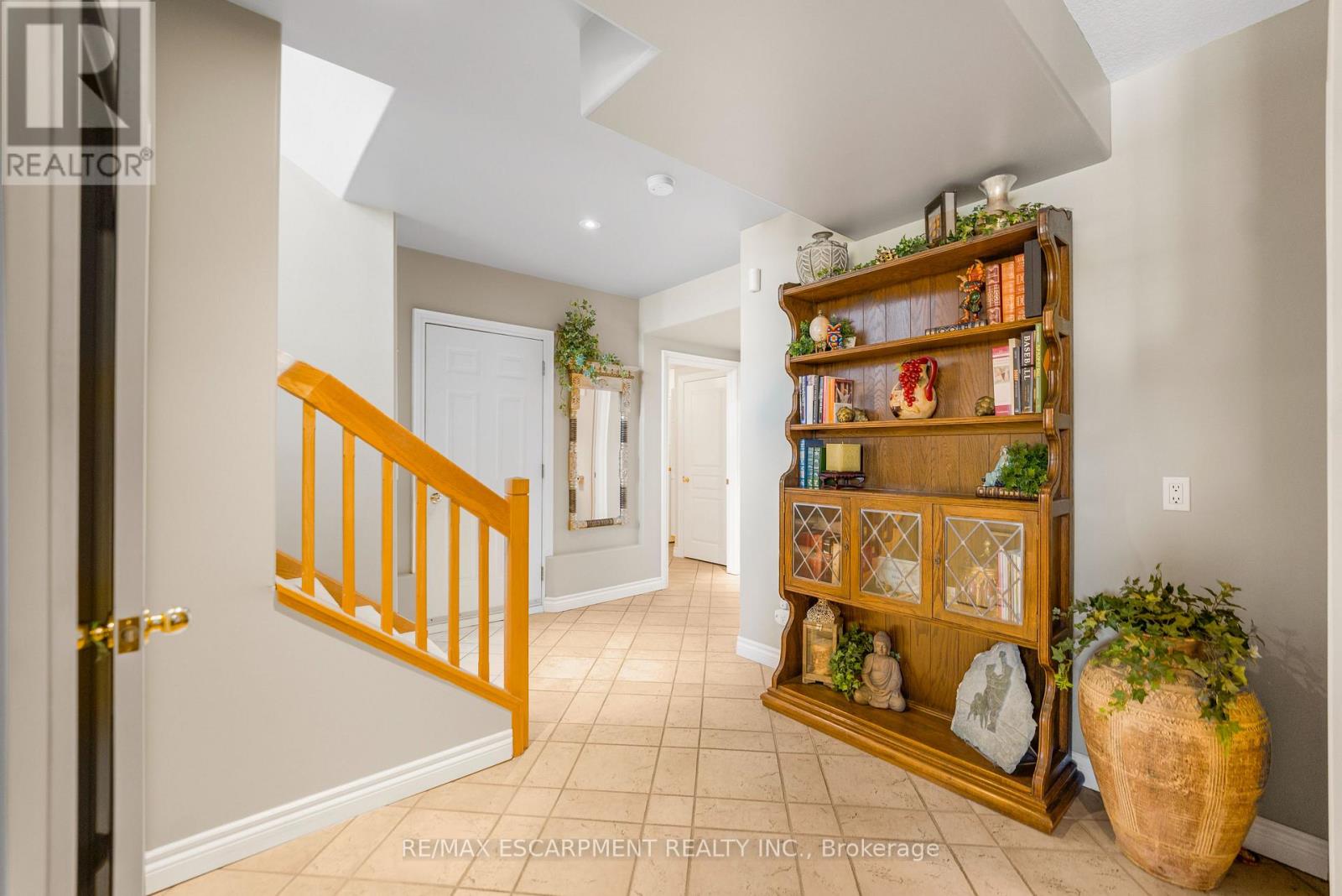 130 DORCHESTER DRIVE - 25