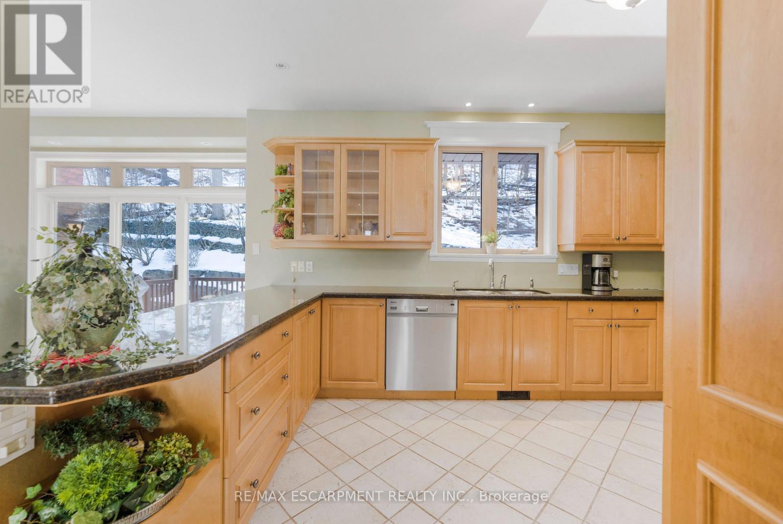 130 DORCHESTER DRIVE - 7