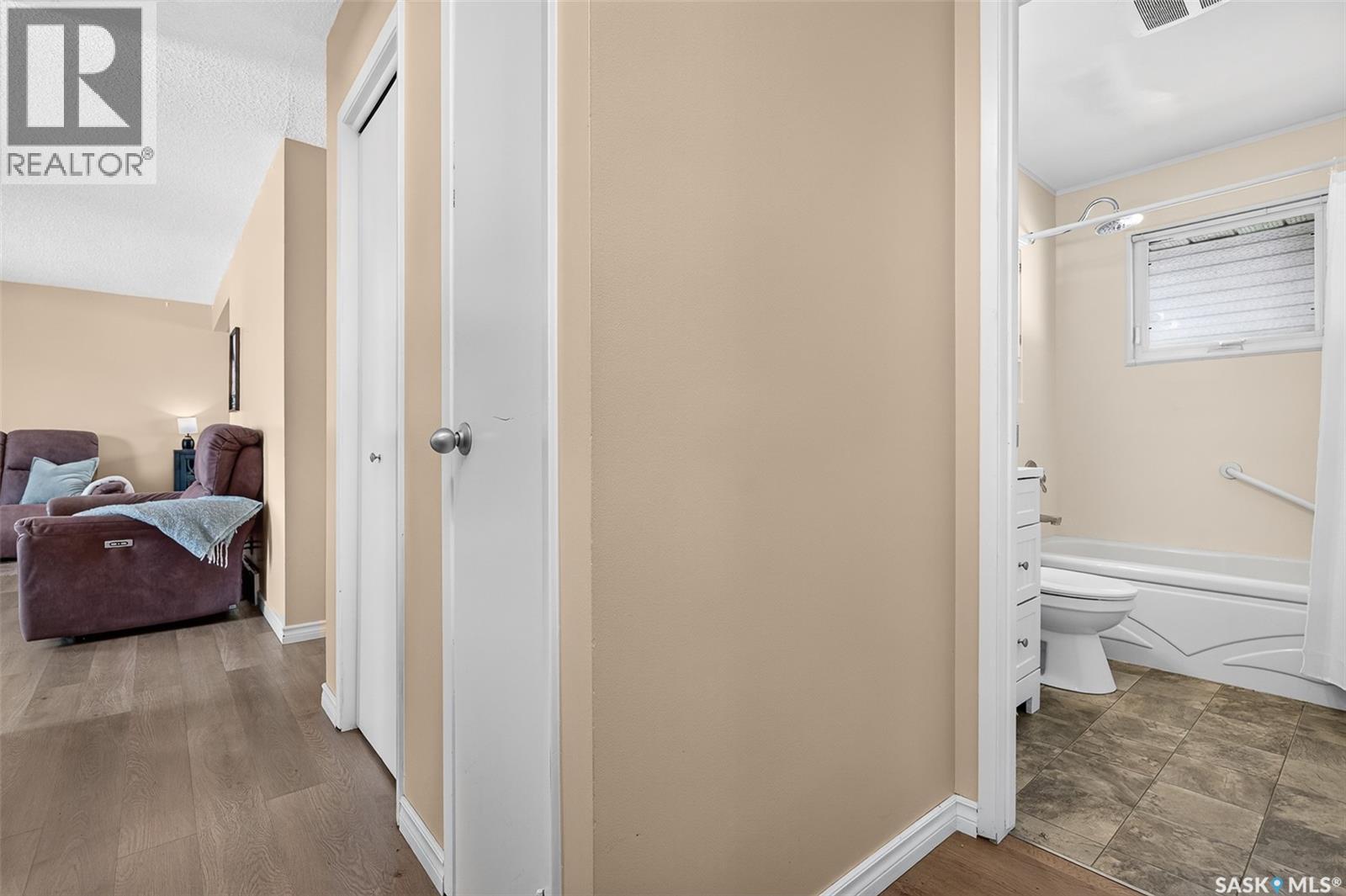 1311 Stadacona STREET W - 23