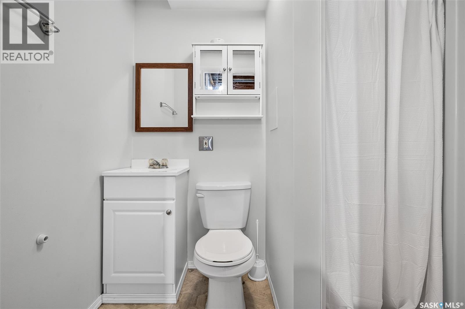1311 Stadacona STREET W - 34