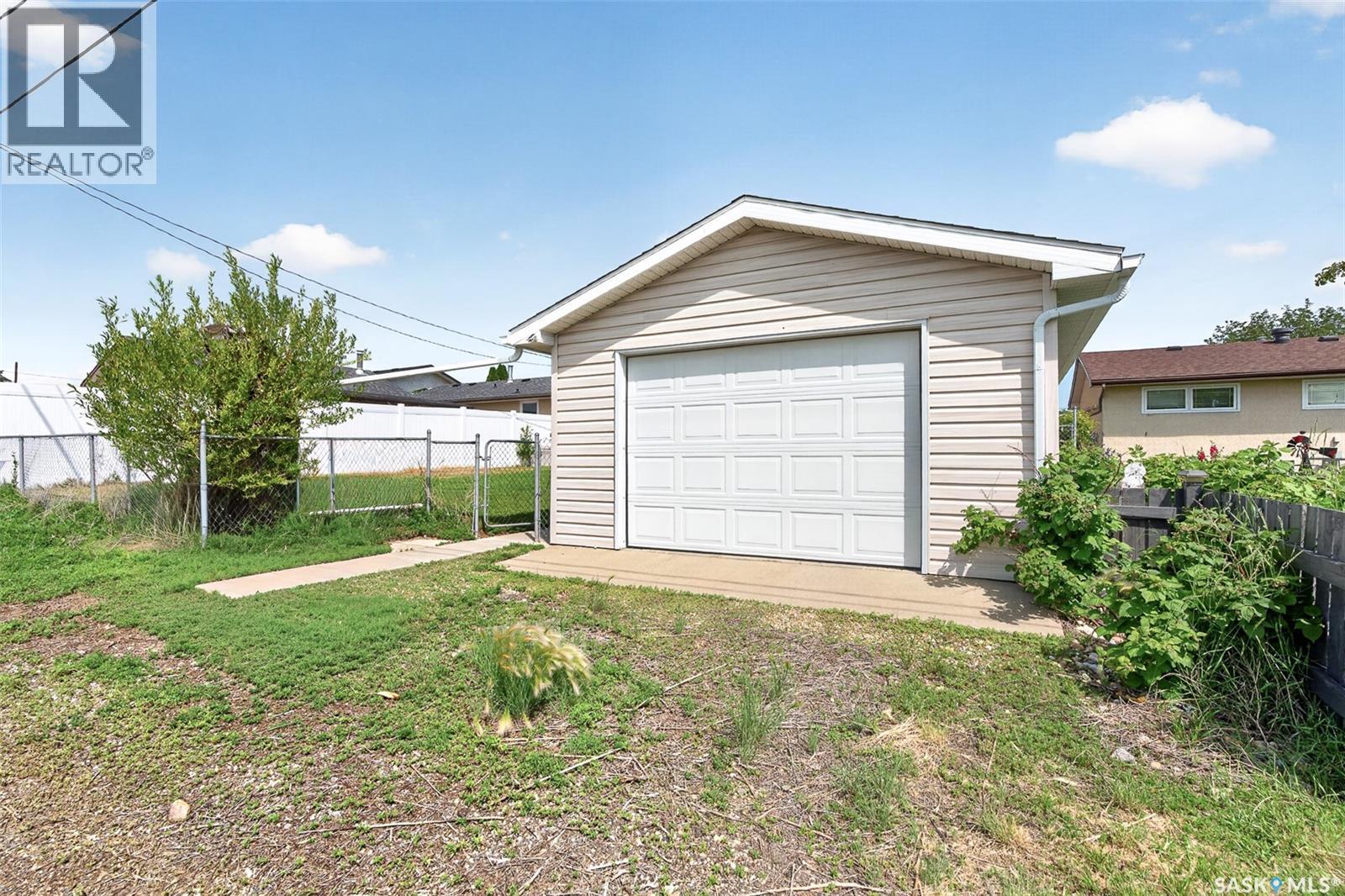 1311 Stadacona STREET W - 40