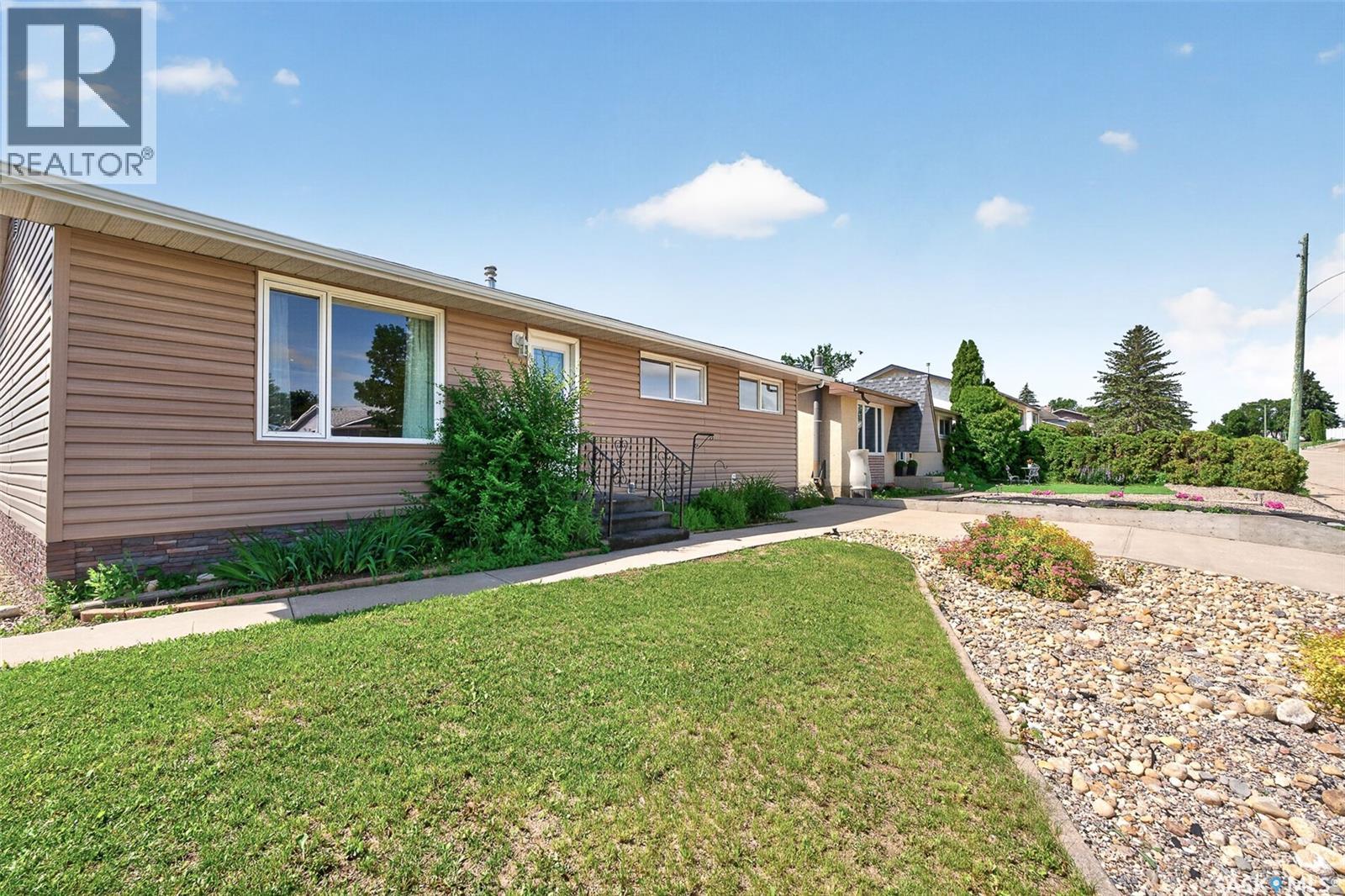 1311 Stadacona STREET W - 55