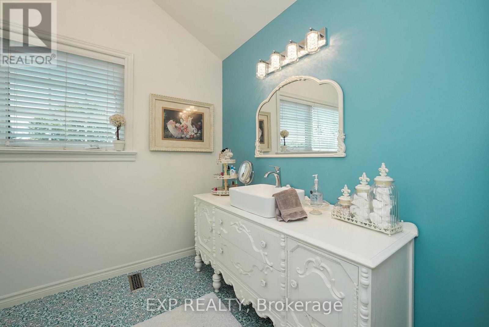 71817 SUNRIDGE CRESCENT - Image 24