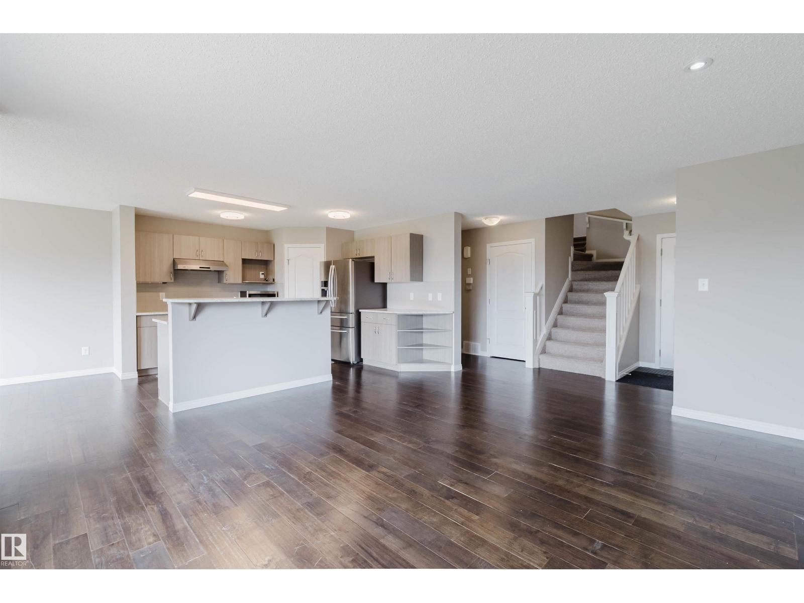16627 18 AV SW - 8